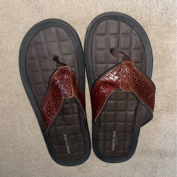Kenneth Cole Izzo Sandals - Picture 1 of 4